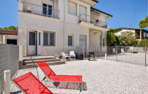 Lovely Apartment In Lido Di Camaiore With Wifi
